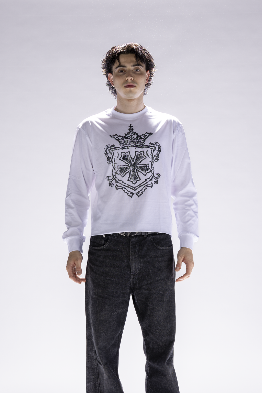 LVTK SHIELD LONGSLEEVE WHITE TEE