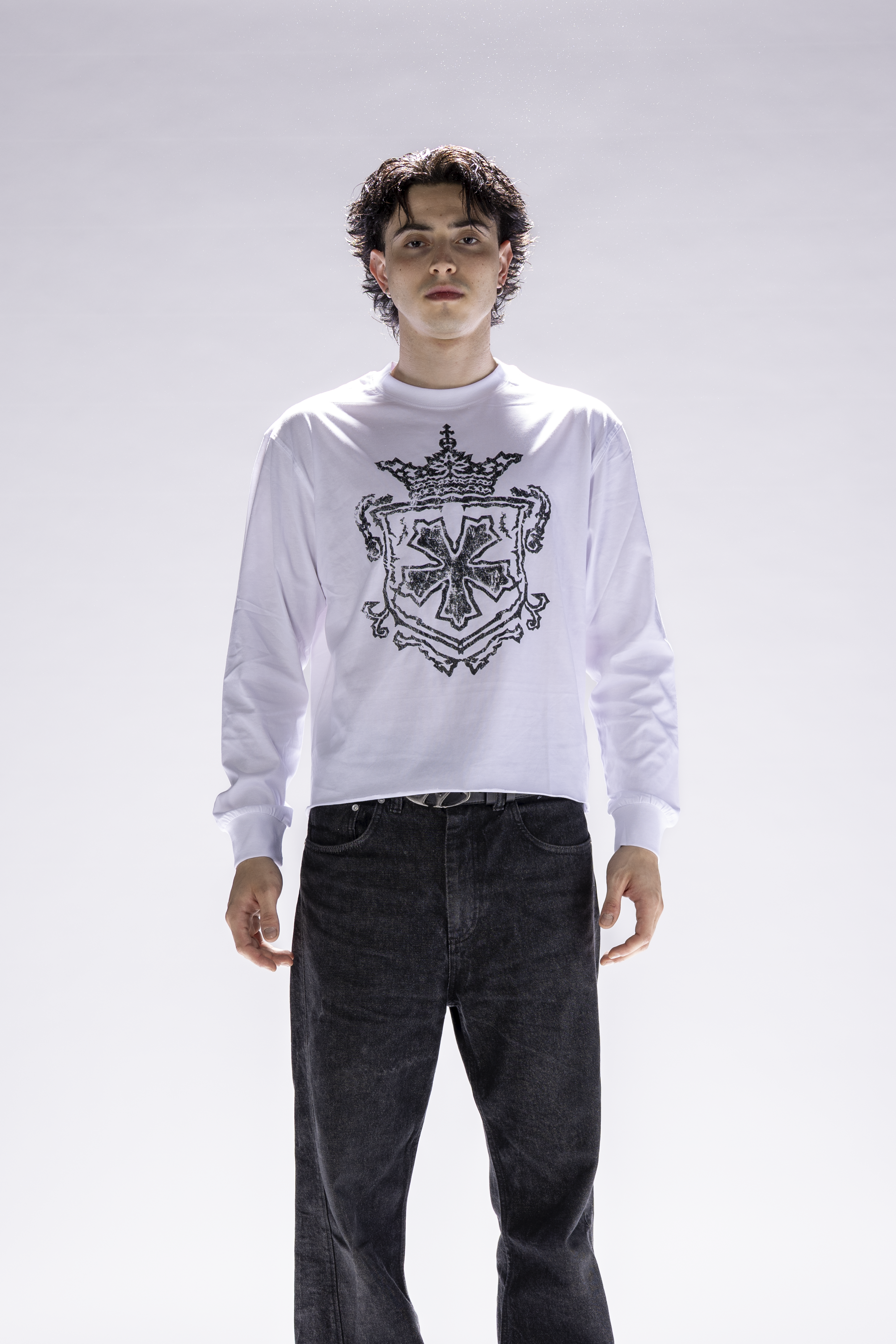 LVTK SHIELD LONGSLEEVE WHITE TEE