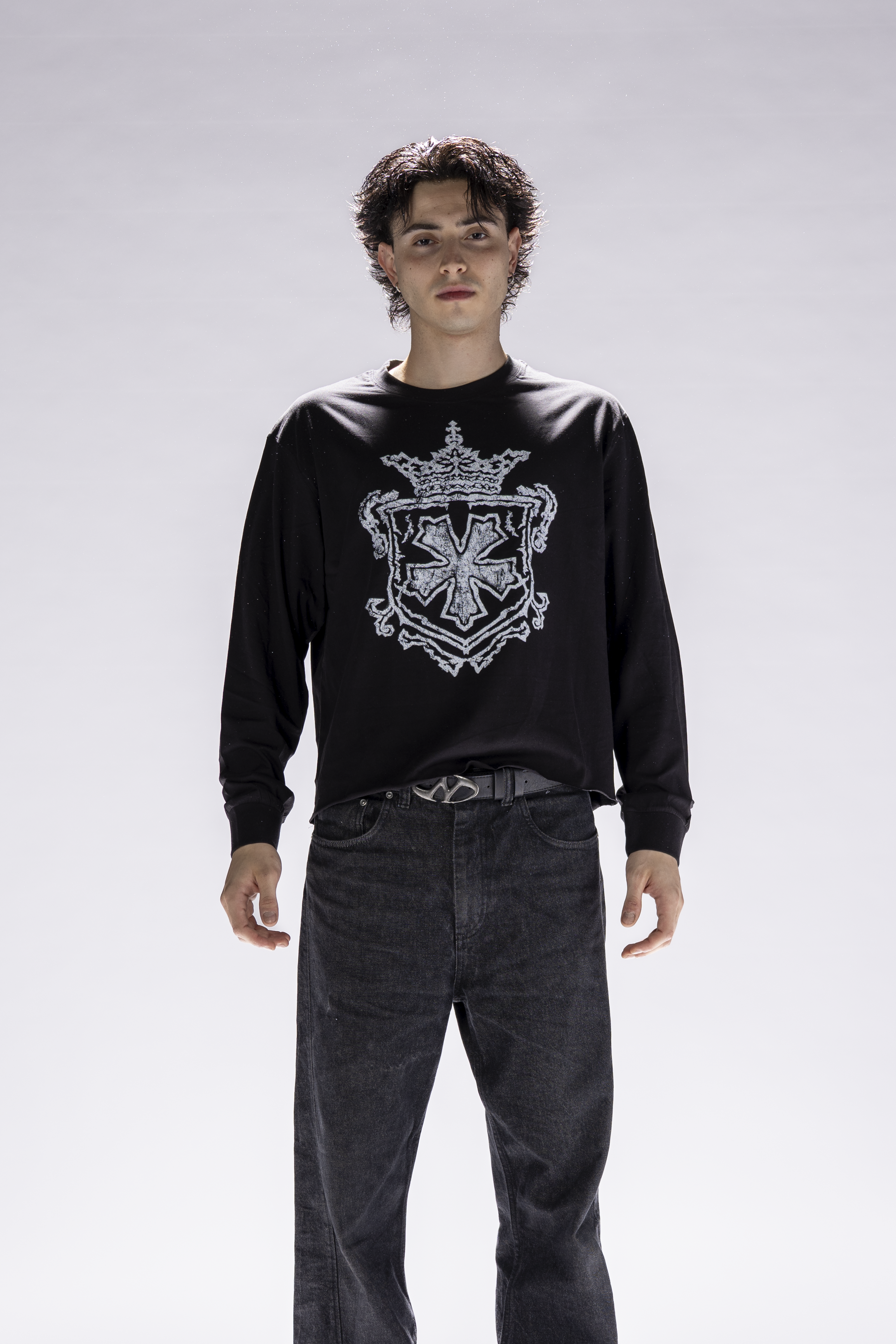 LVTK SHIELD LONGSLEEVE BLACK TEE